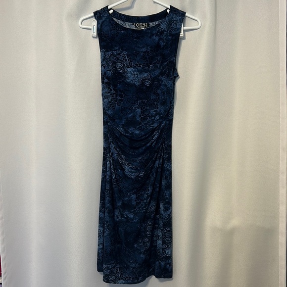 City Triangles Dresses & Skirts - City Triangles Dress 👗
